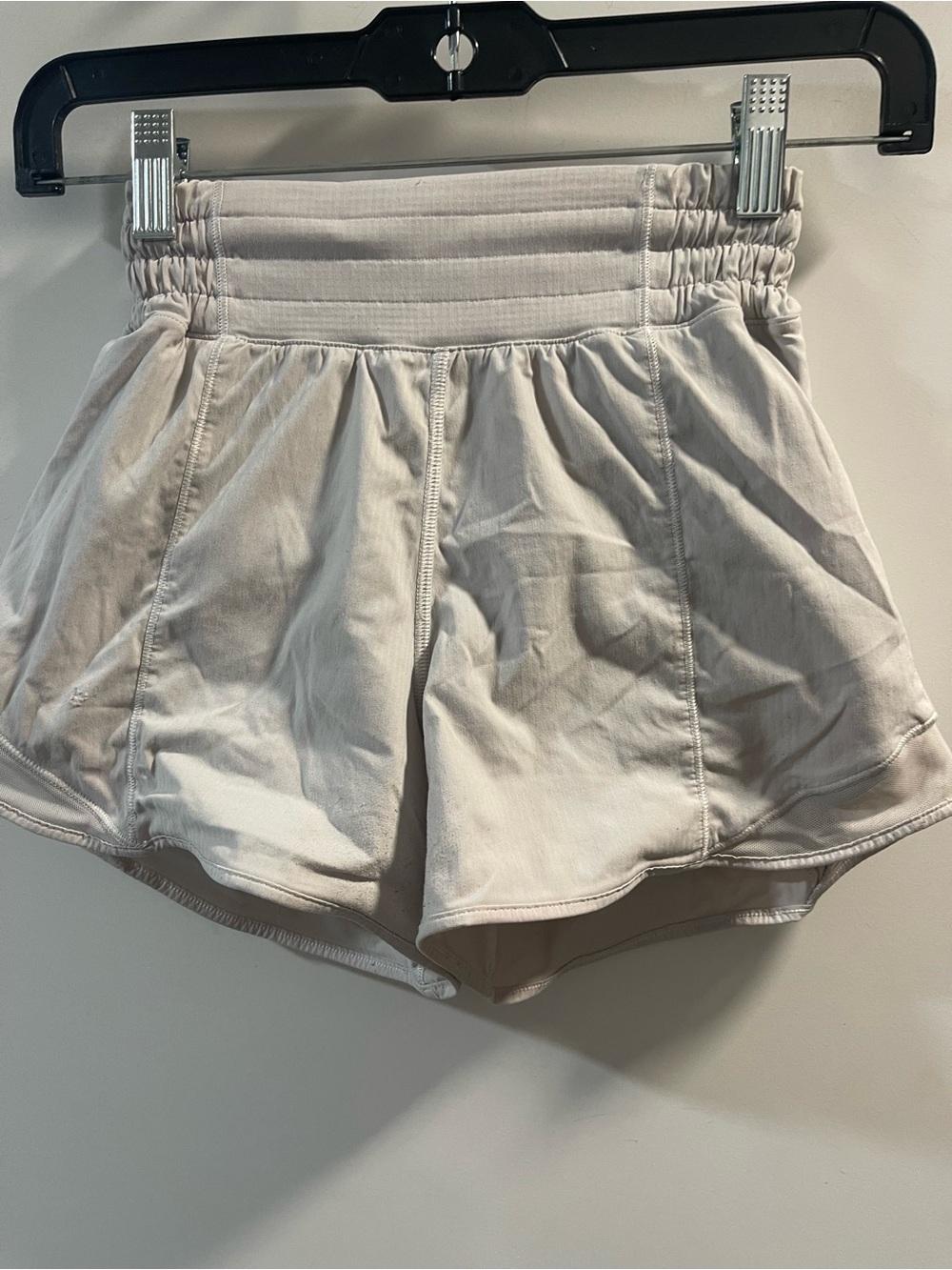 lululemon Hotty Hot Flawed athletica Light Beige High-Rise Athletic Shorts